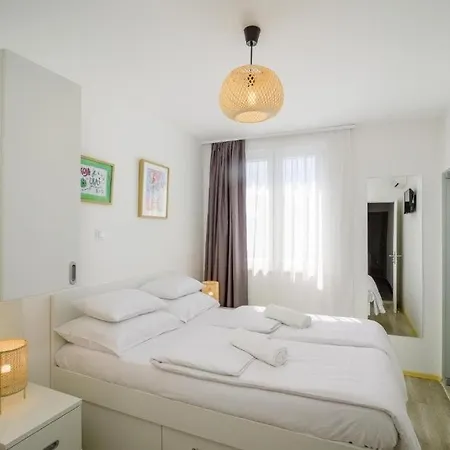 With A Parking Space - 24051 3* Trogir