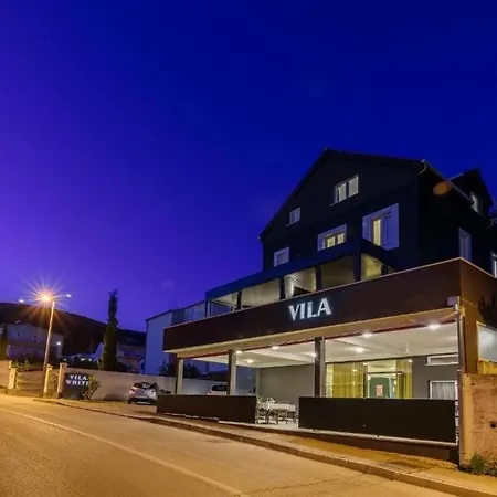 With A Parking Space - 24051 게스트하우스