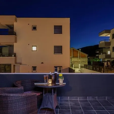 With A Parking Space - 24051 트로기르